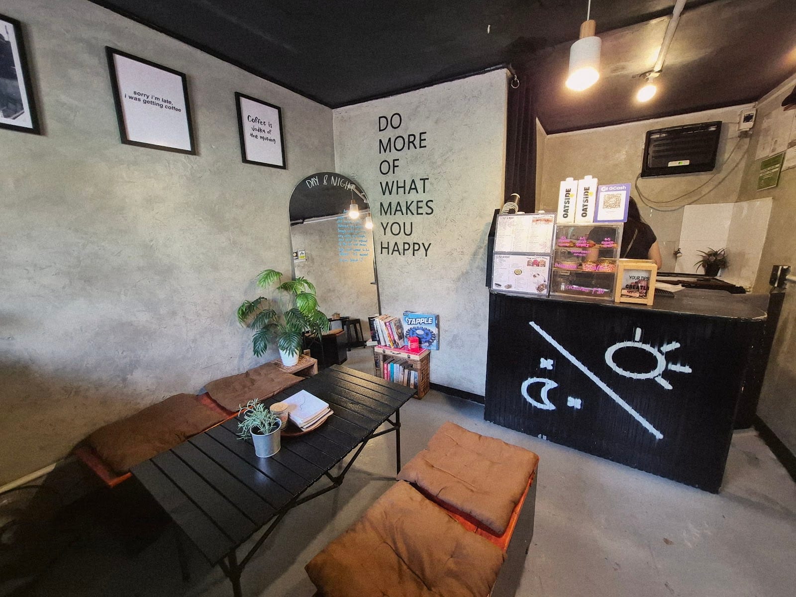 Day & Night Cafe