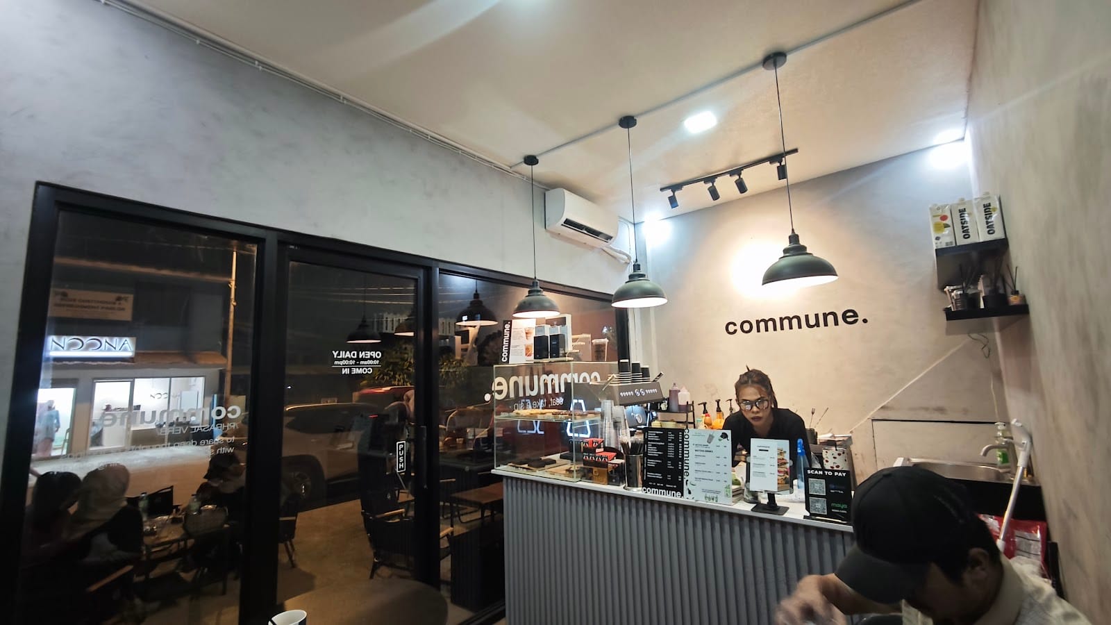 Commune Cafe