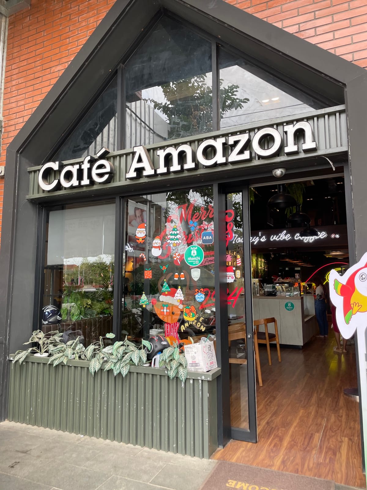 Cafe Amazon Kampong Chhnang Park