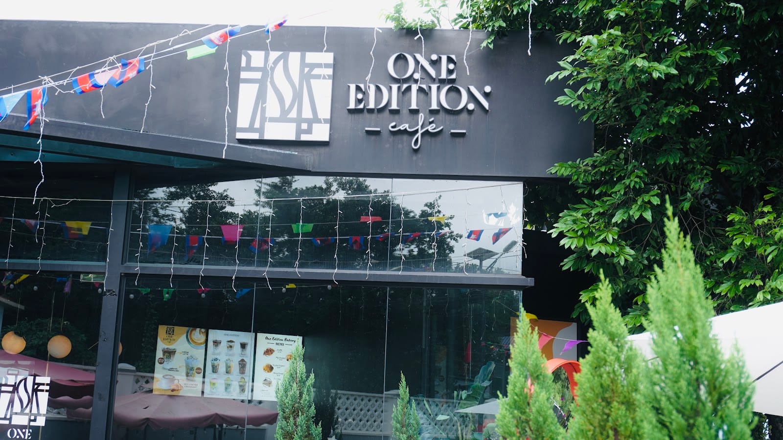 One Edition Cafe Trimulia
