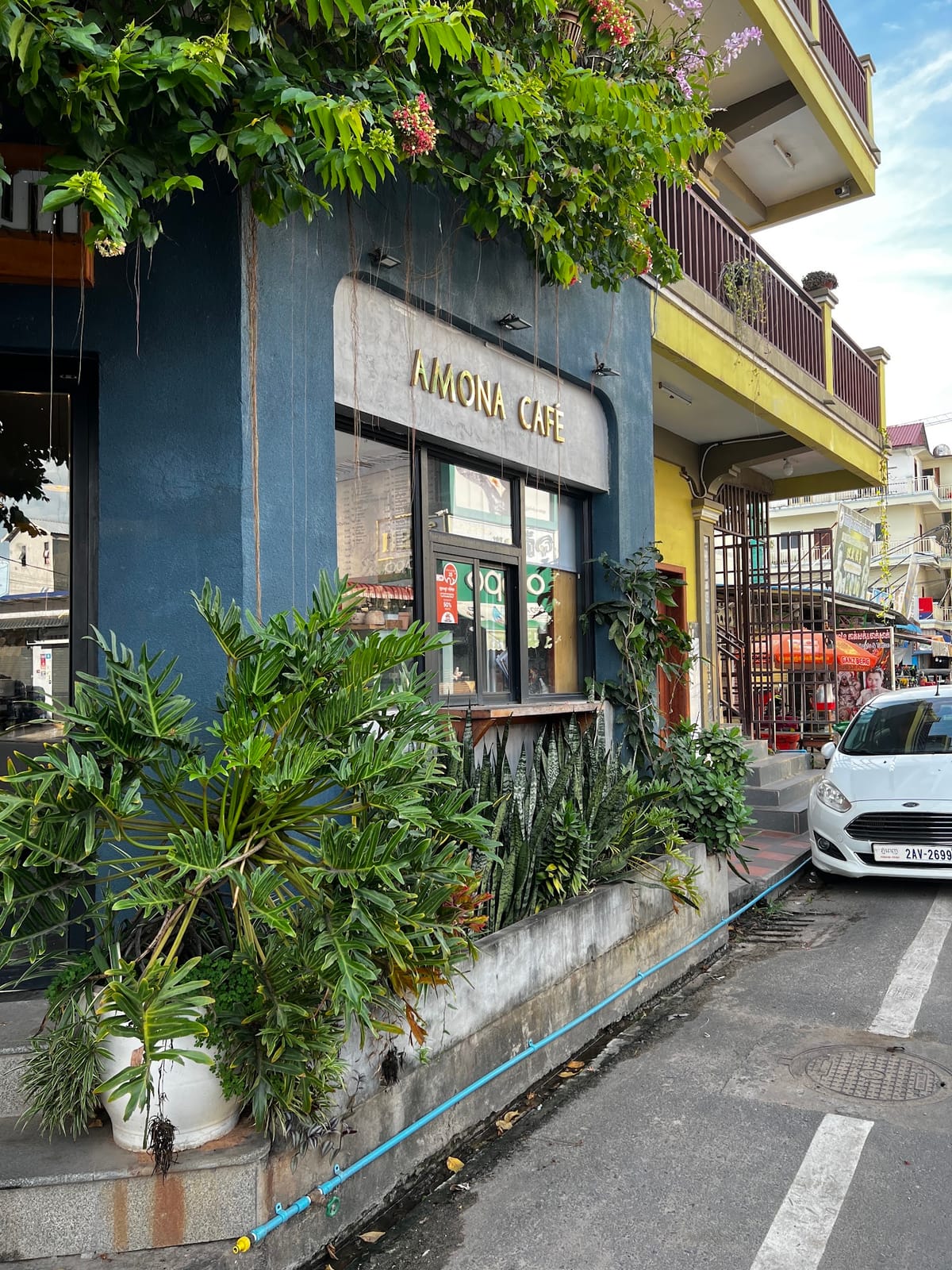 AMONA CAFÉ