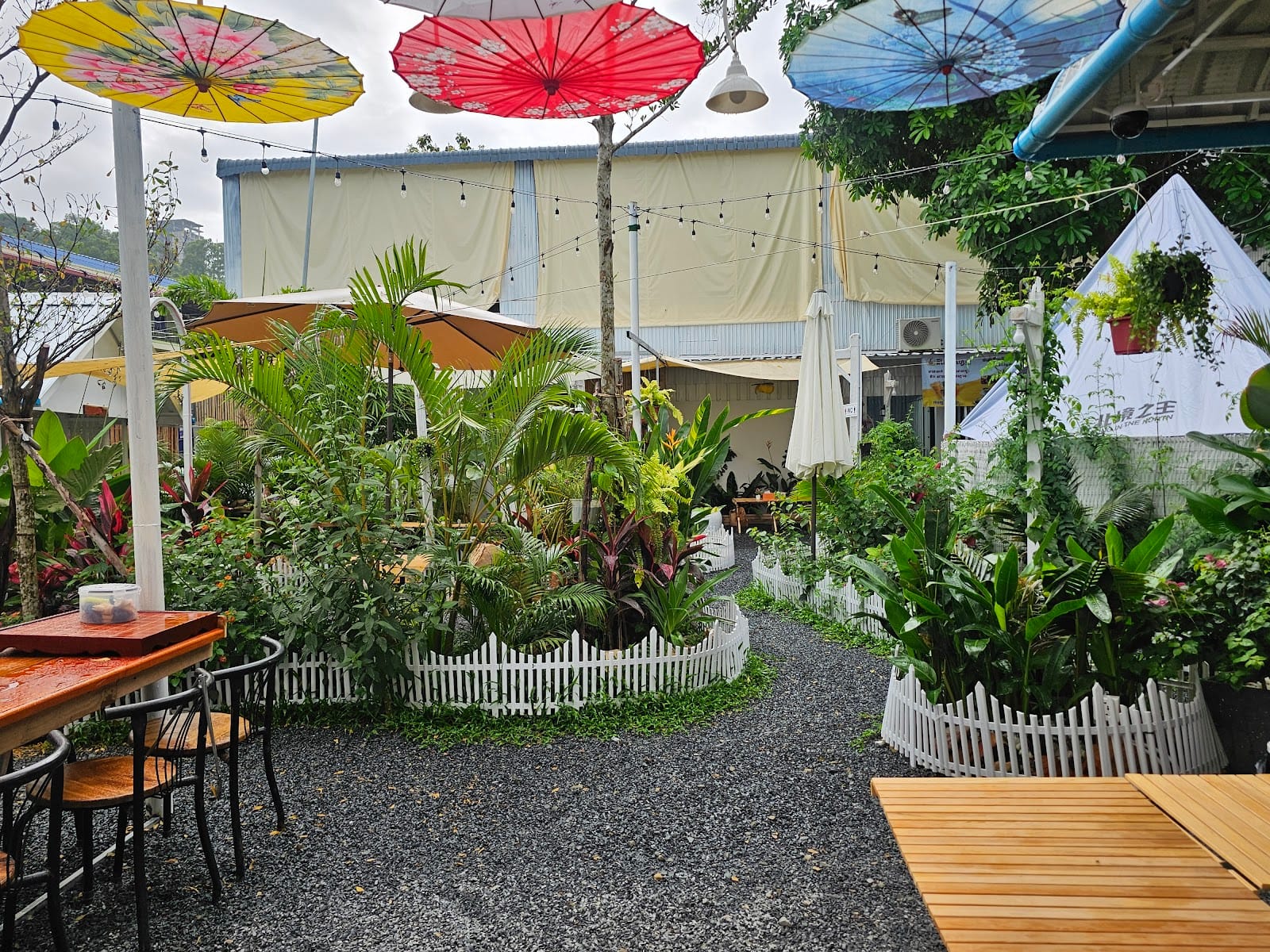 The Light Cafe