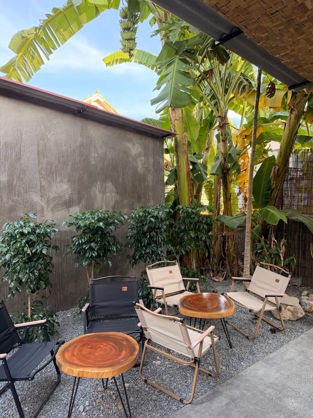 ជ្រុងផ្សារកាហ្វេ Chrong Psar Coffee and Eatery