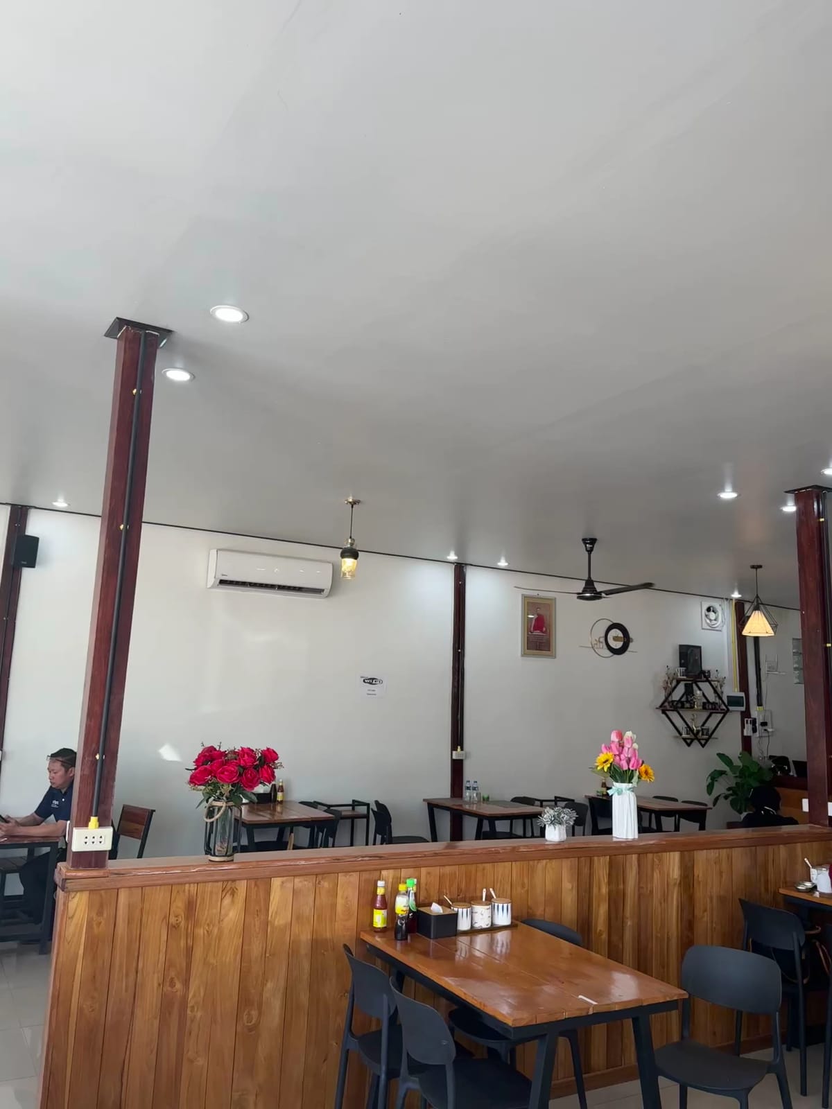 U Ni cafe and Restaurant