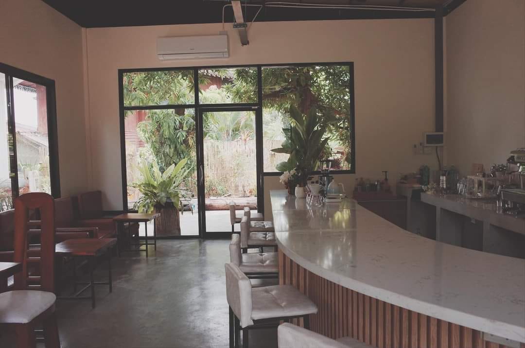 Le Café Chez Nous