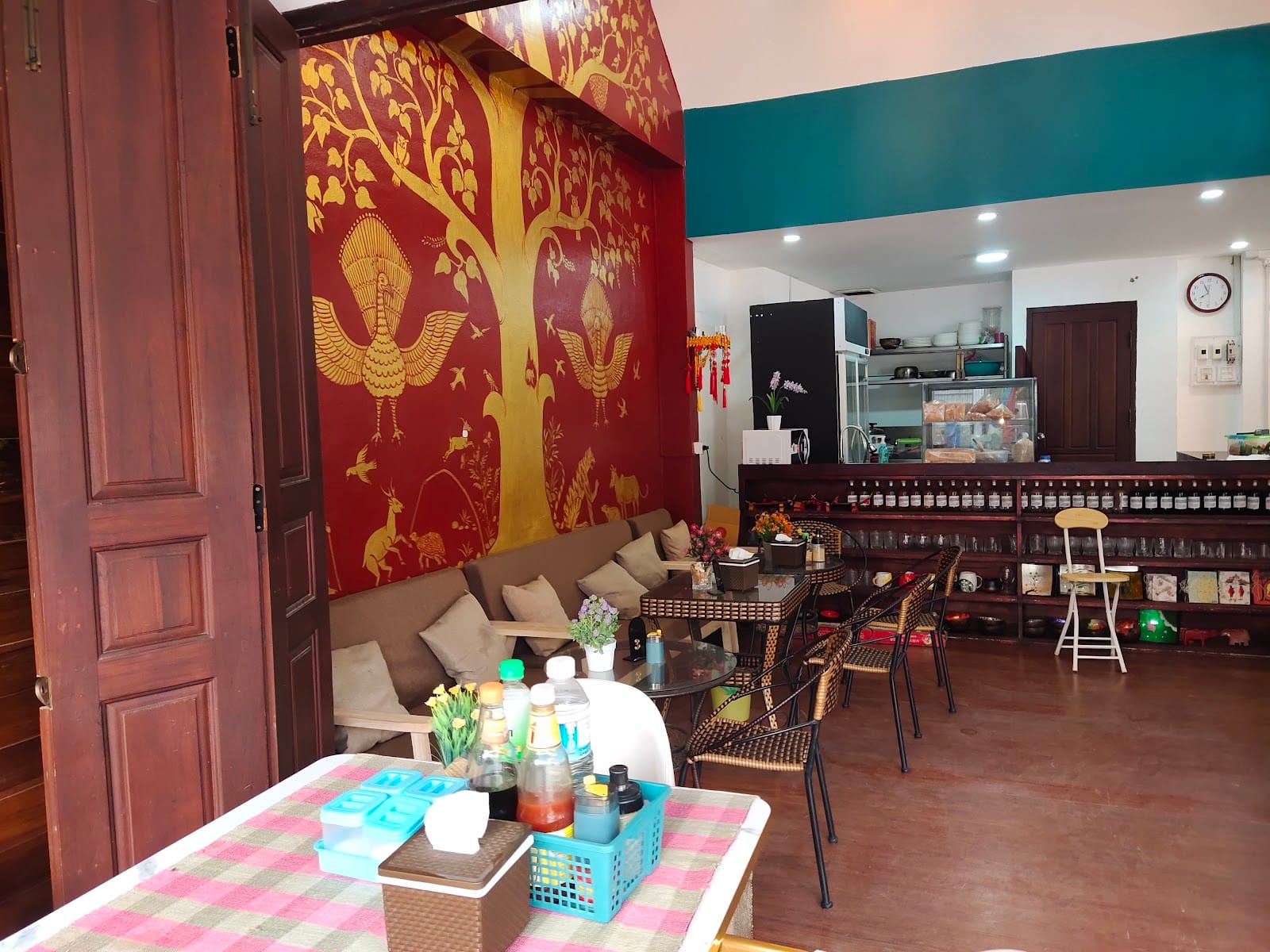THAHUE ME CAFÉ & BAR