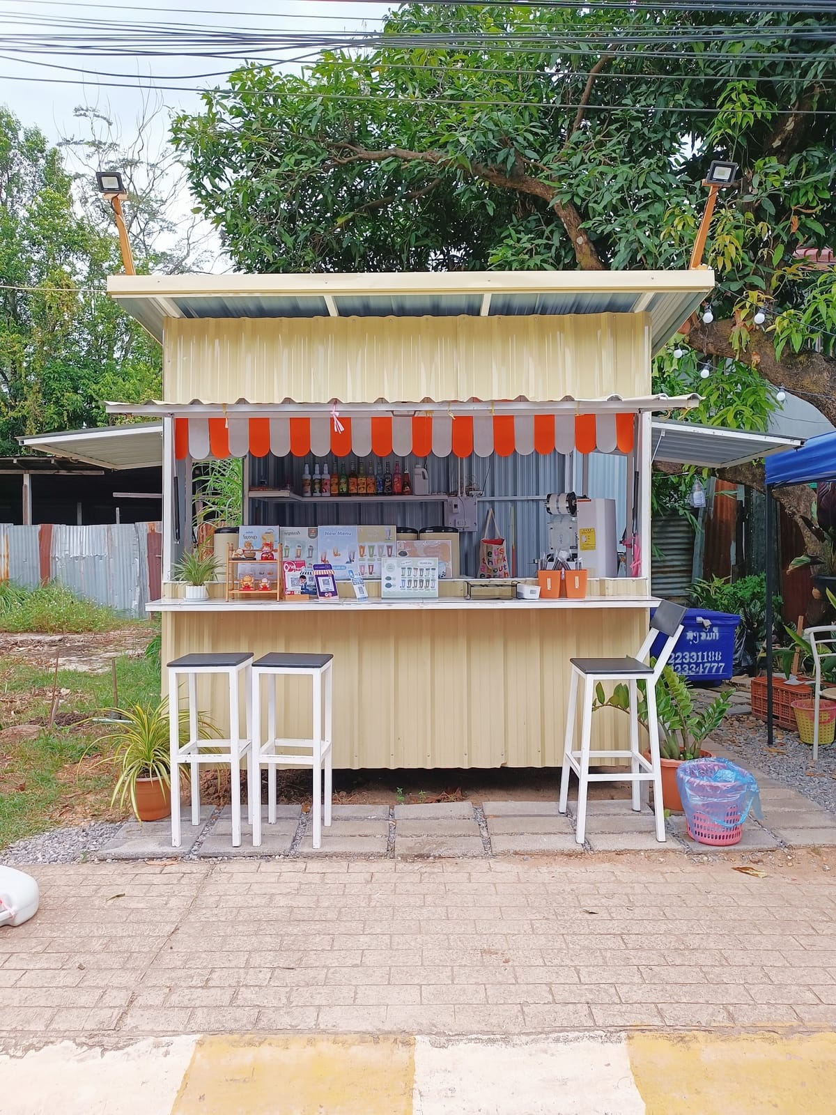 ຮ້ານ " ຕິດຊານົມ Tidchanom "