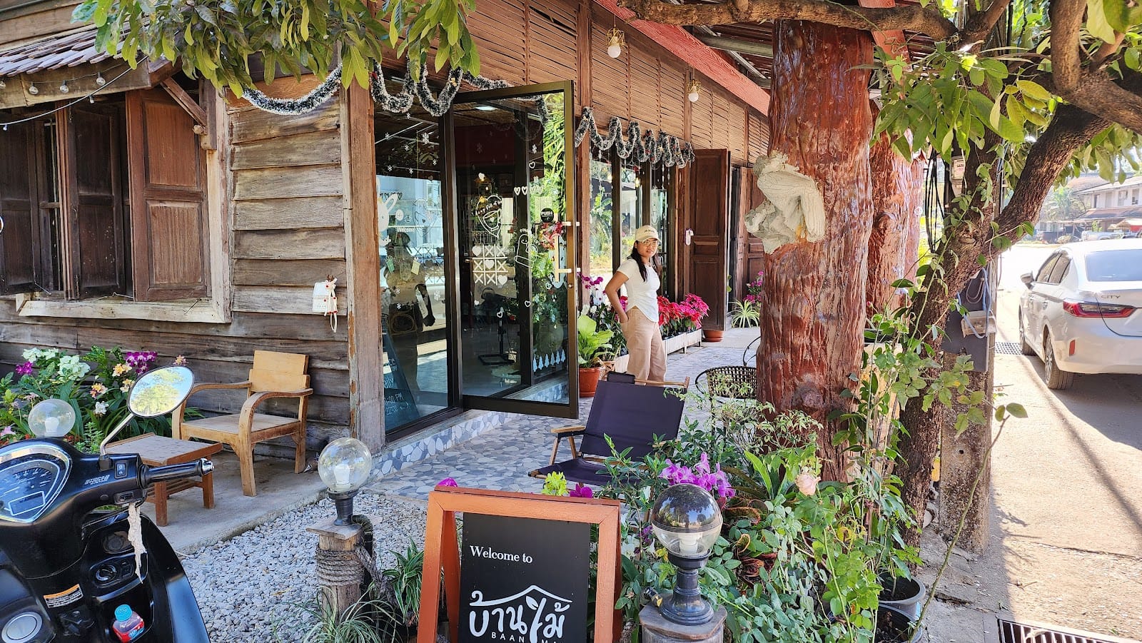 บ้านไม้ Baan Mai cafe & space
