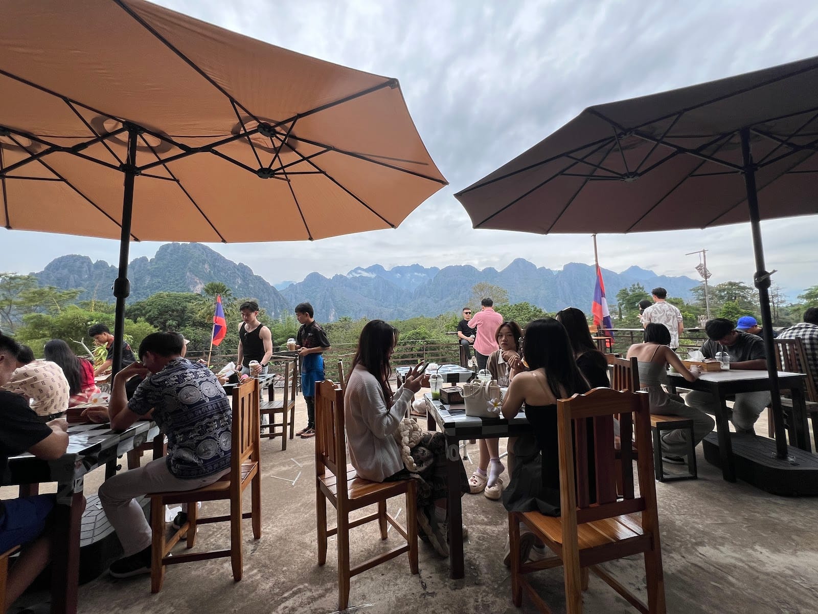  Pullmind café vangvieng