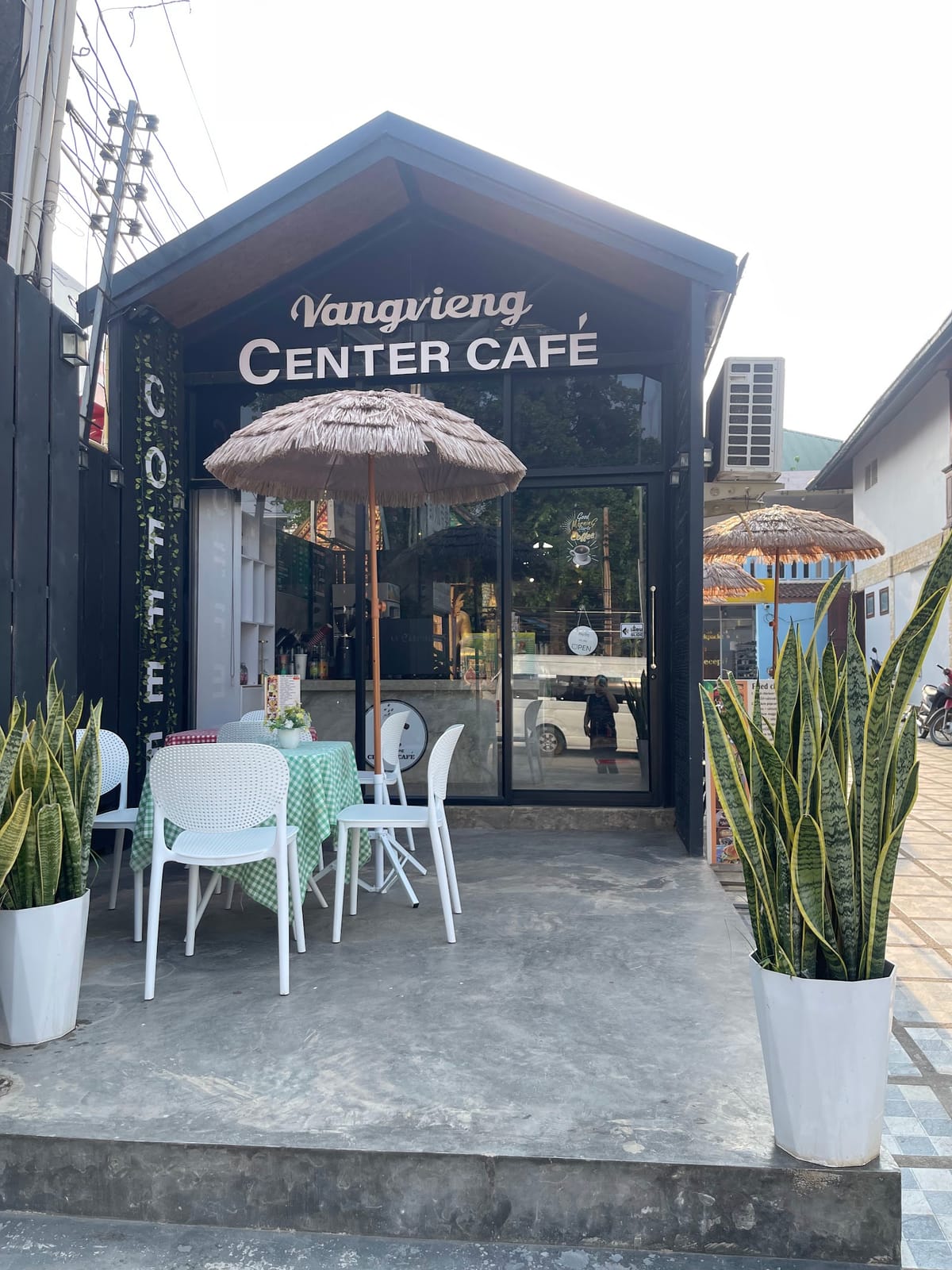 Vangvieng CENTER CAFE’