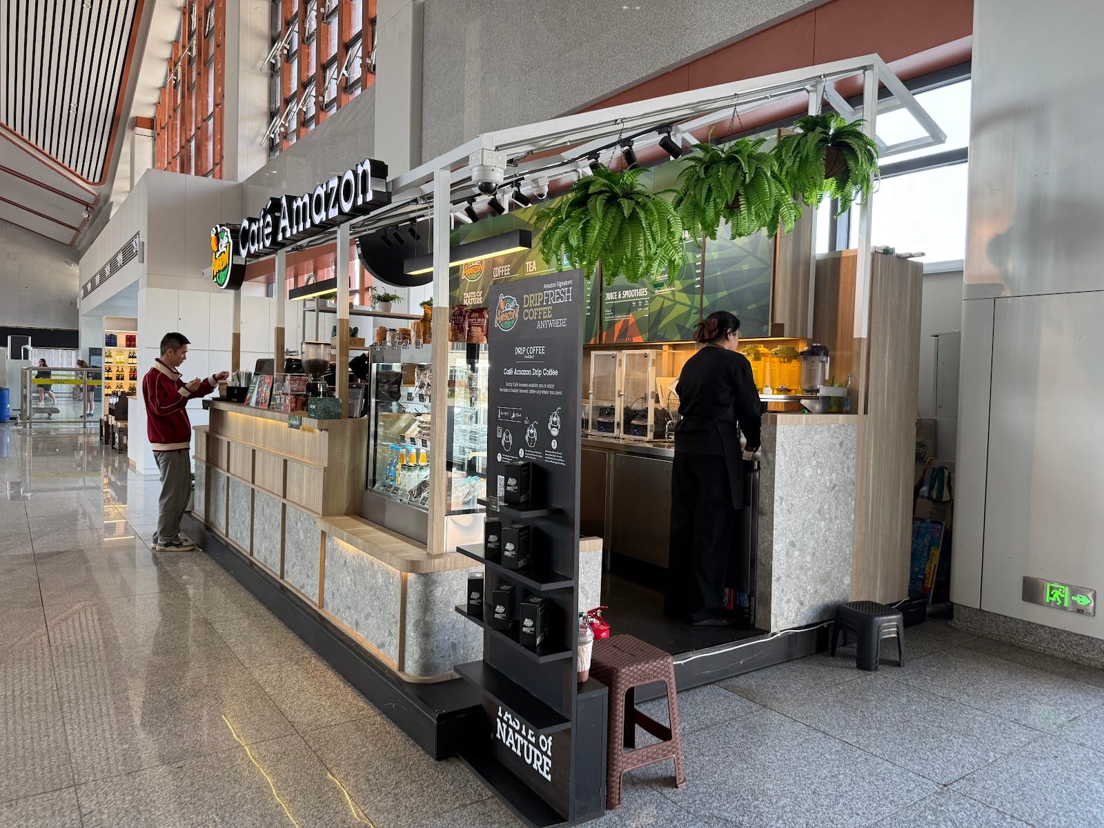 Cafe Amazon vangvieng train station