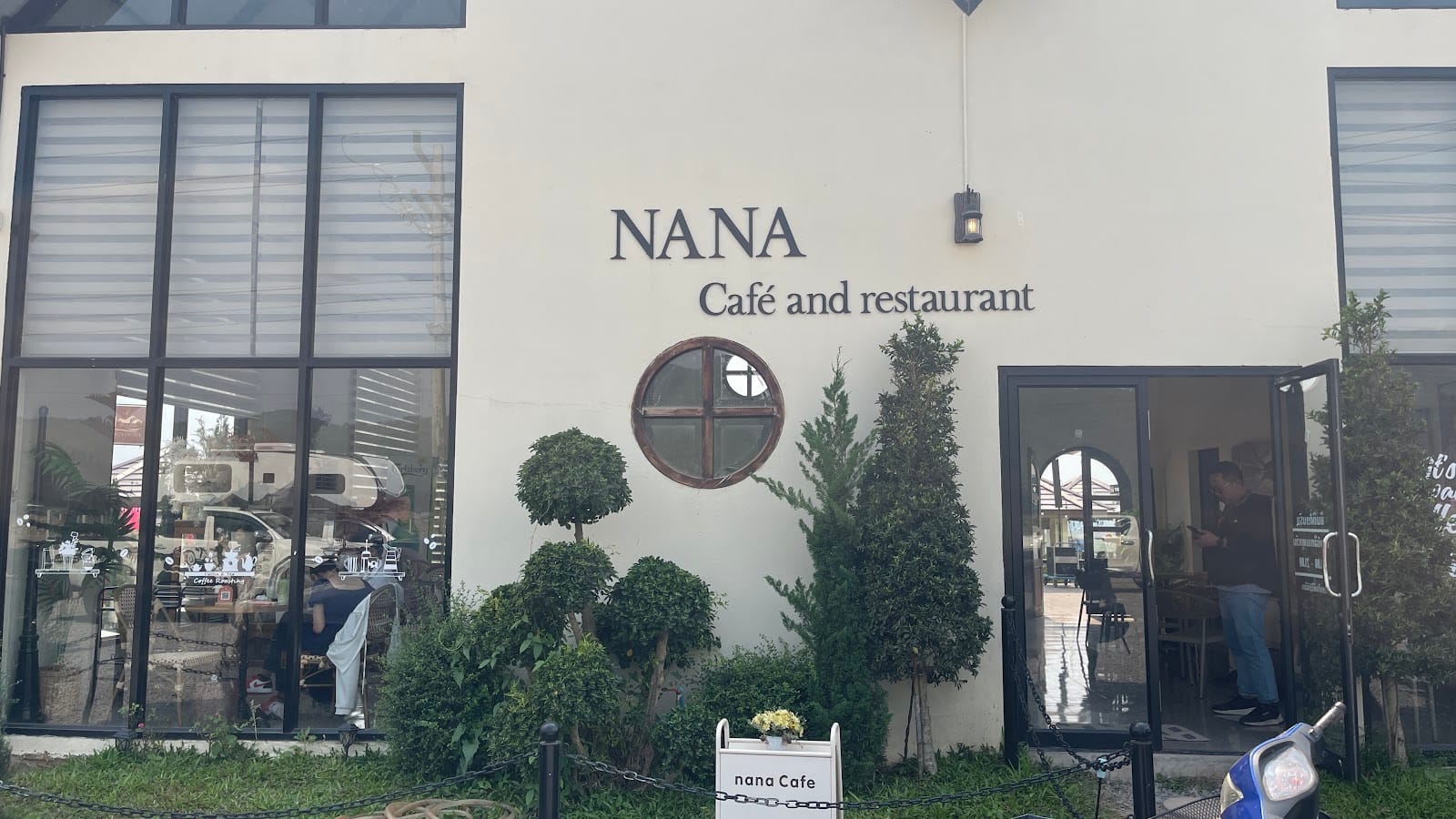 Nana café & restaurant