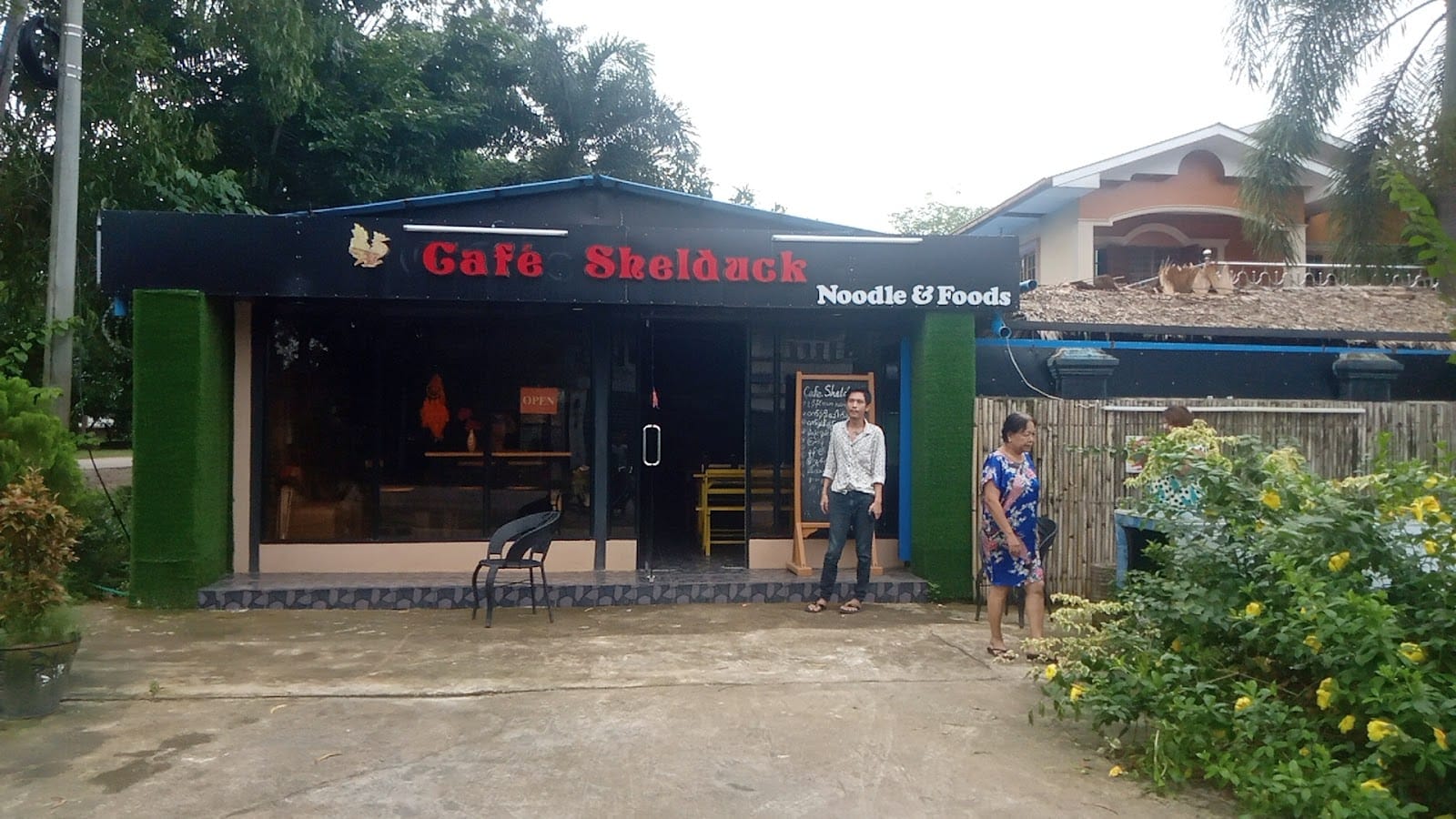 Cafe shelduck