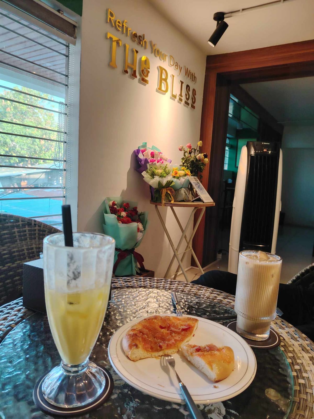 The Bliss-Drinks & Cakes