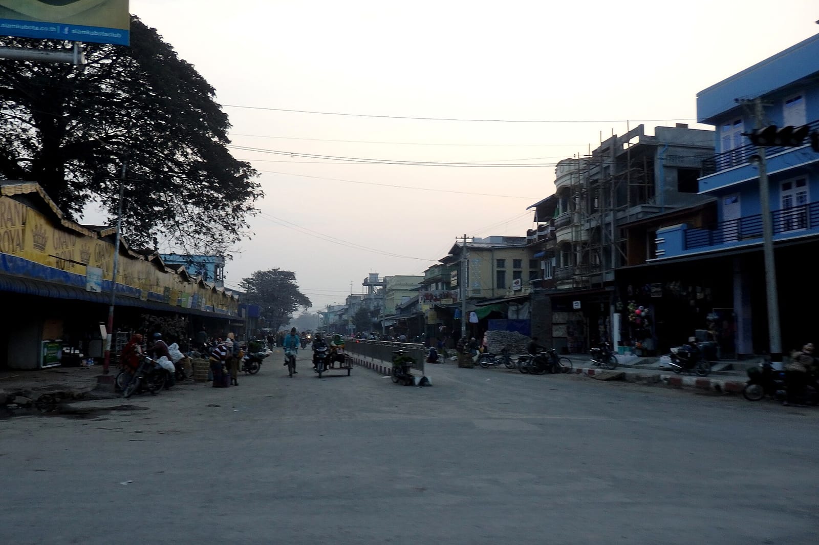 Shwe Linn Youne photo 2