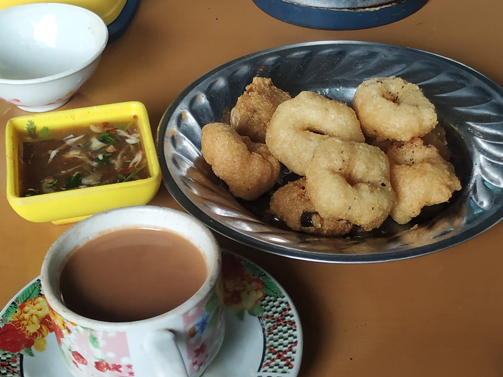 Top One Tea Shop (တော့ဝမ်း-ကဖေး)