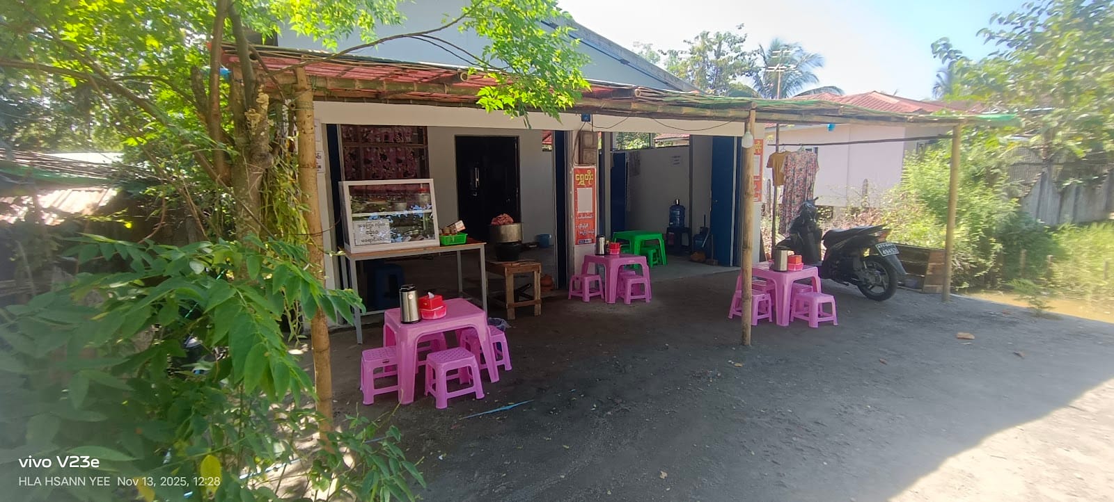 Shwe Toe(Mone Hin Khar and Tea Shop)