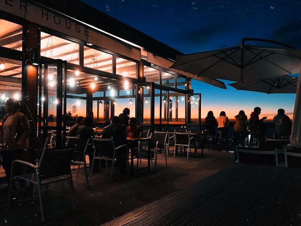 THE UPPER HOUSE CAFE