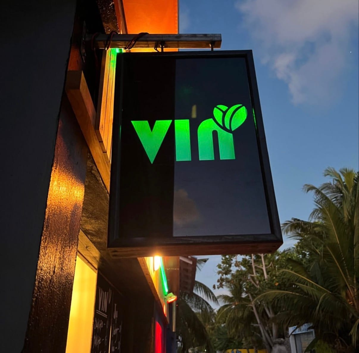 Vin Coffee Shop