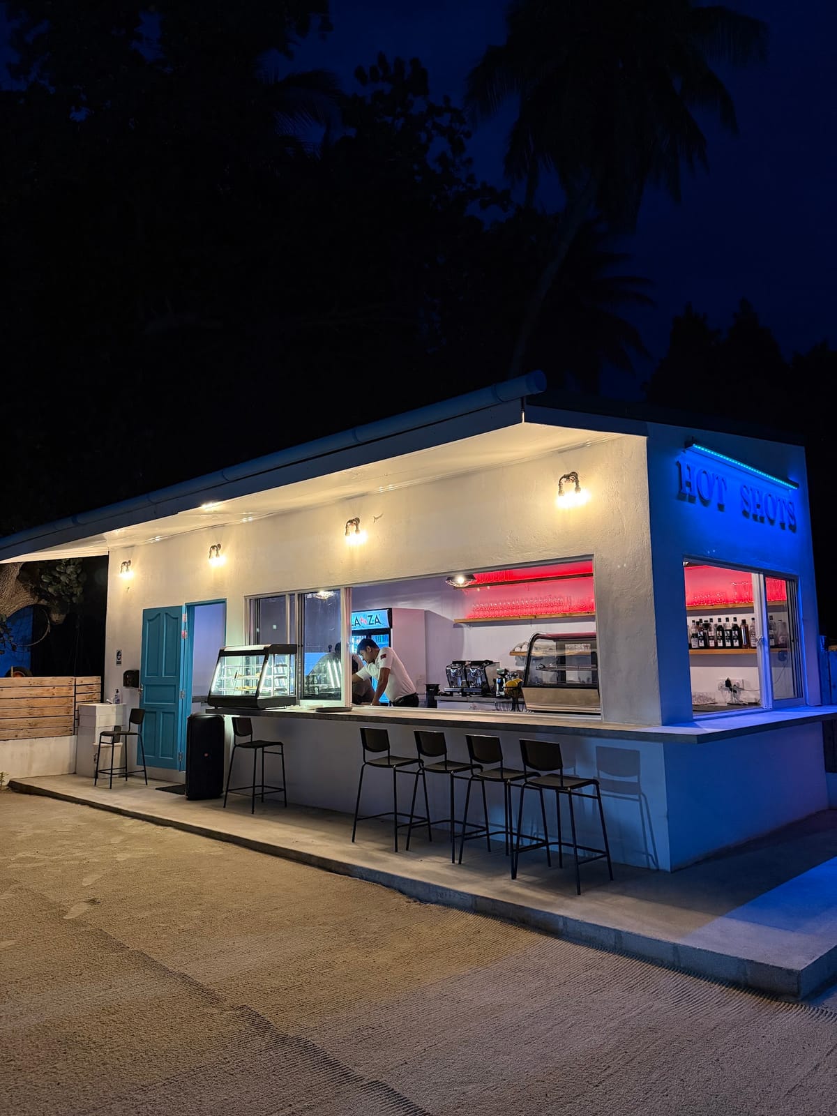 Hot Shots Maafushi - Seafood Restaurant and Cafe
