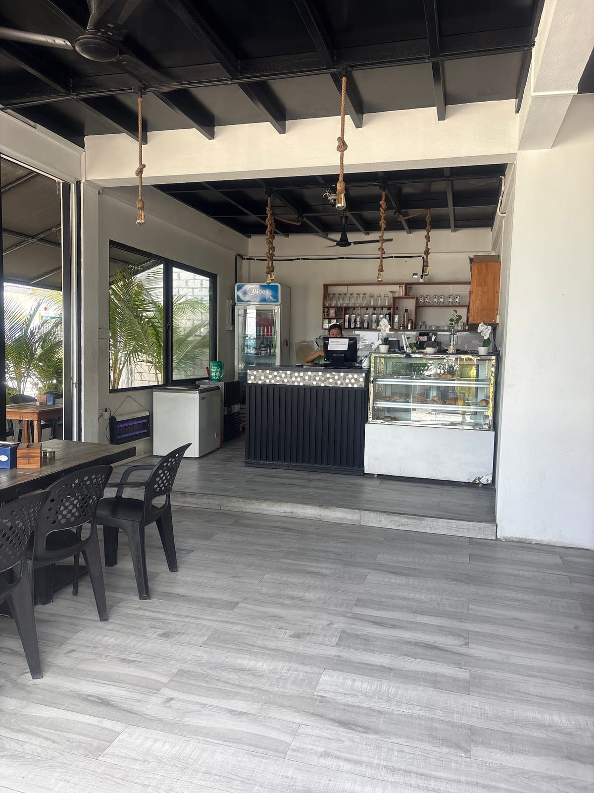 Raalhu Coffee & Bistro