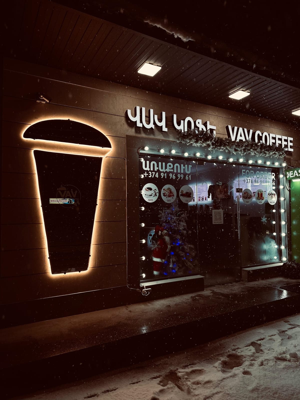 Vav Coffee & Crepes
