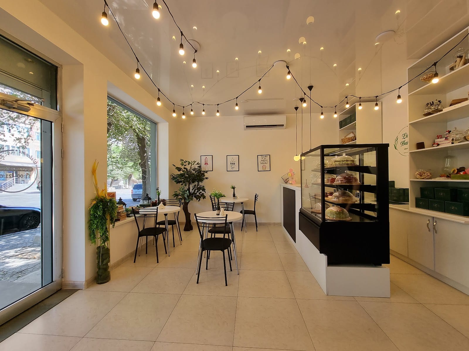 Lili's Bakery Cafe