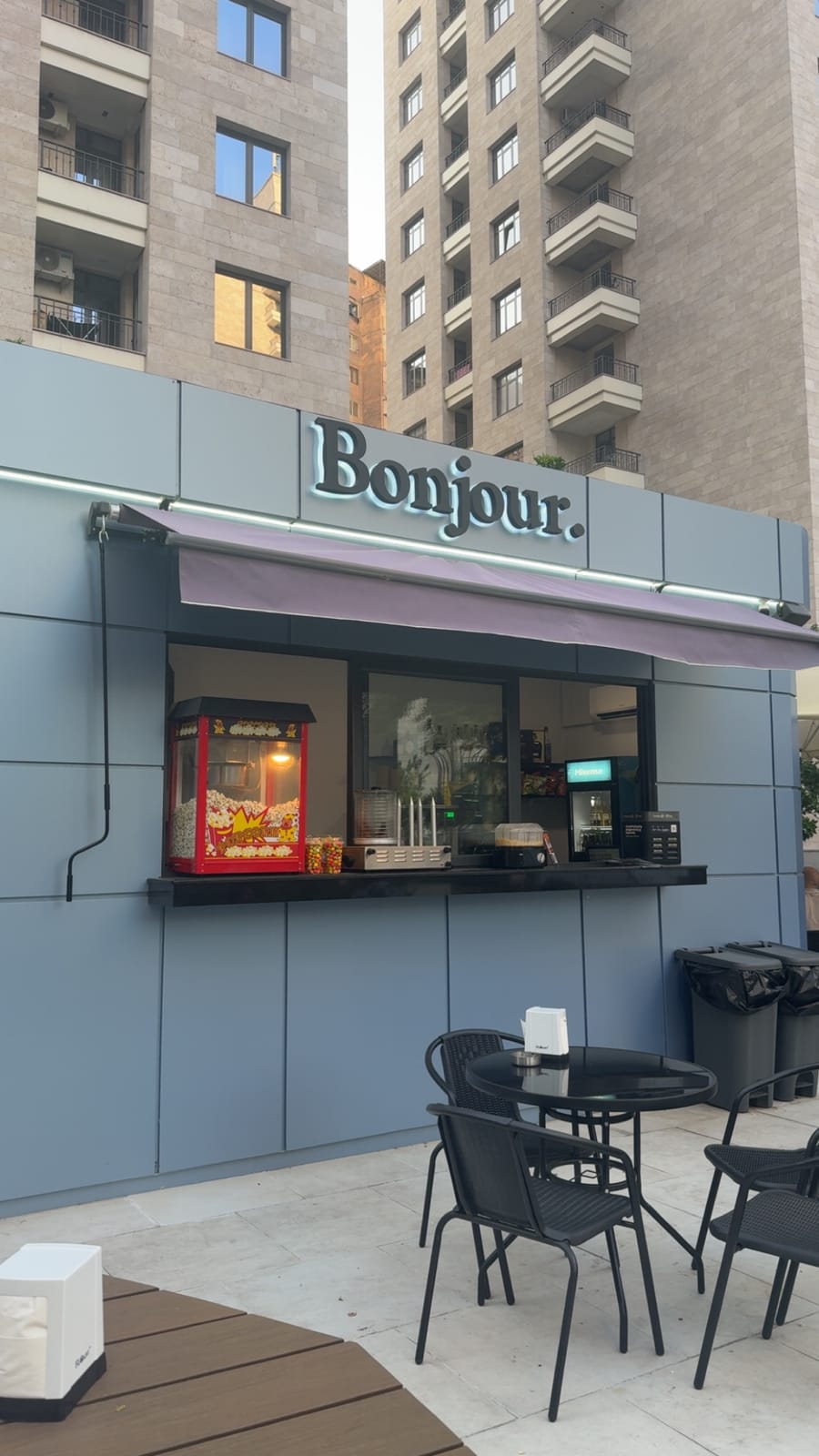 Bonjour.