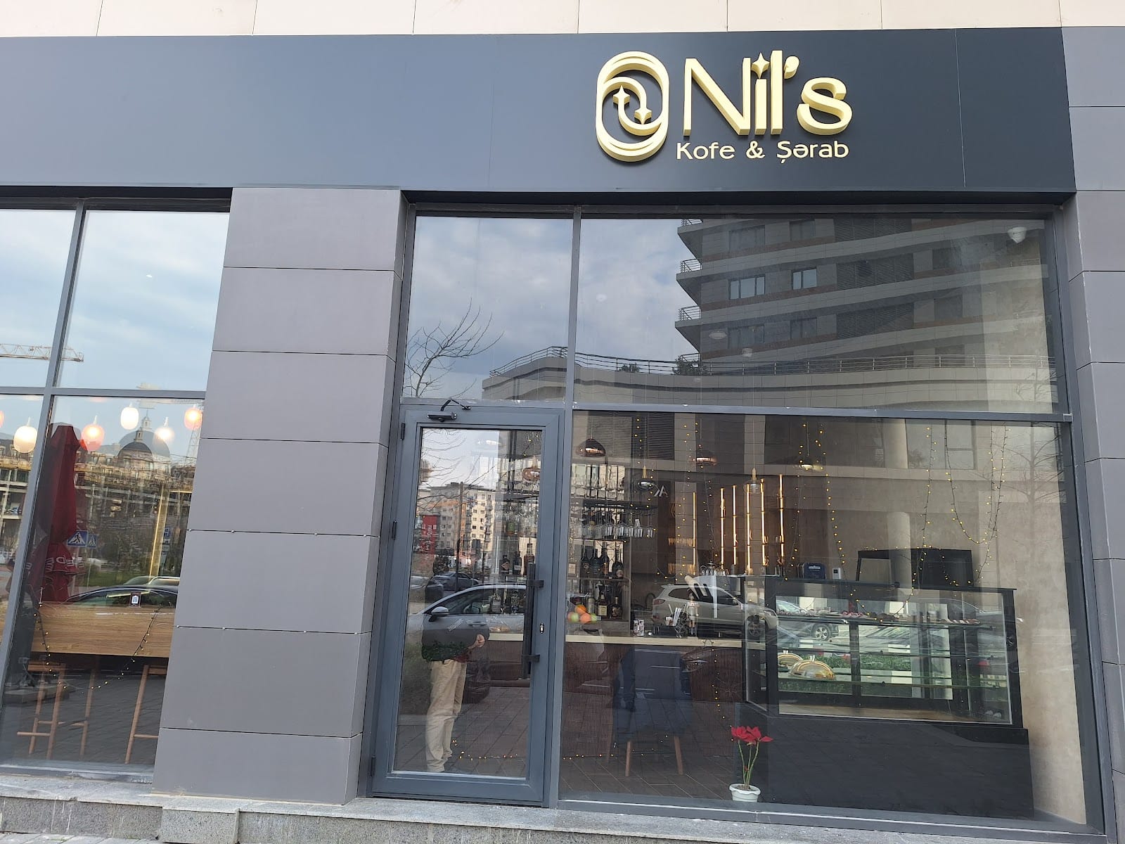 Nil’s coffee and wine