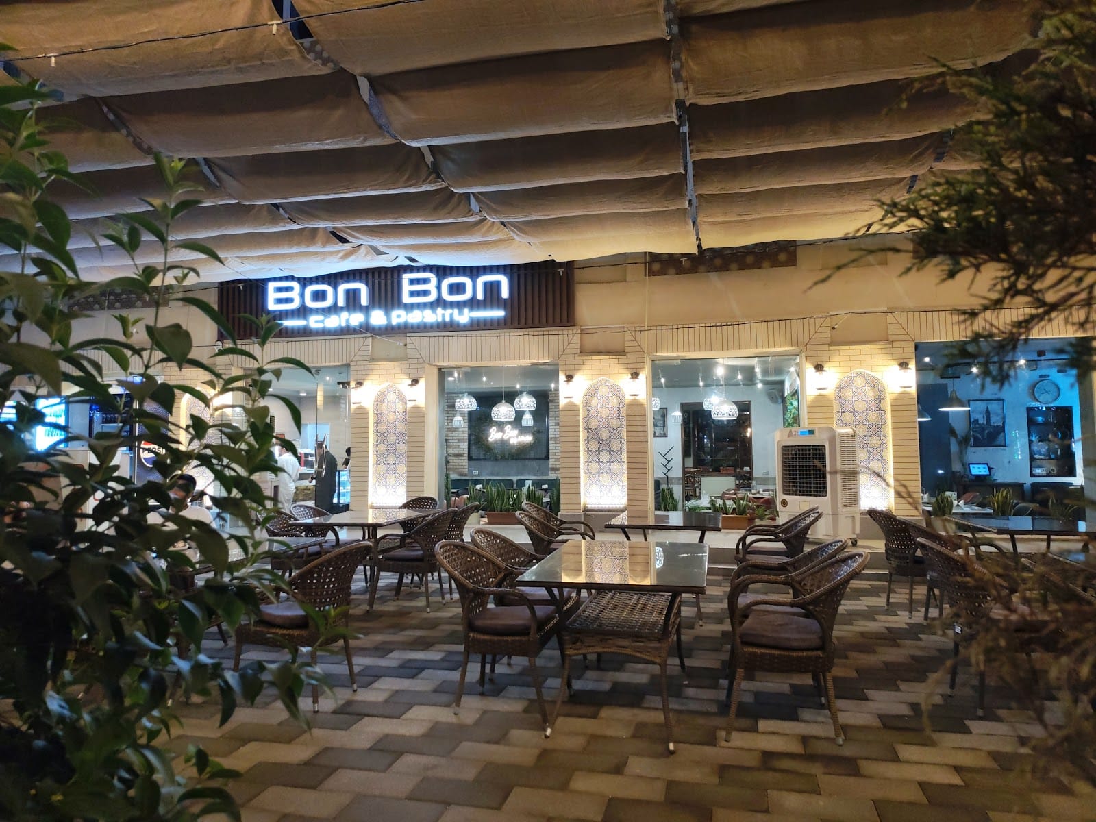 Bon Bon Café & Pastry