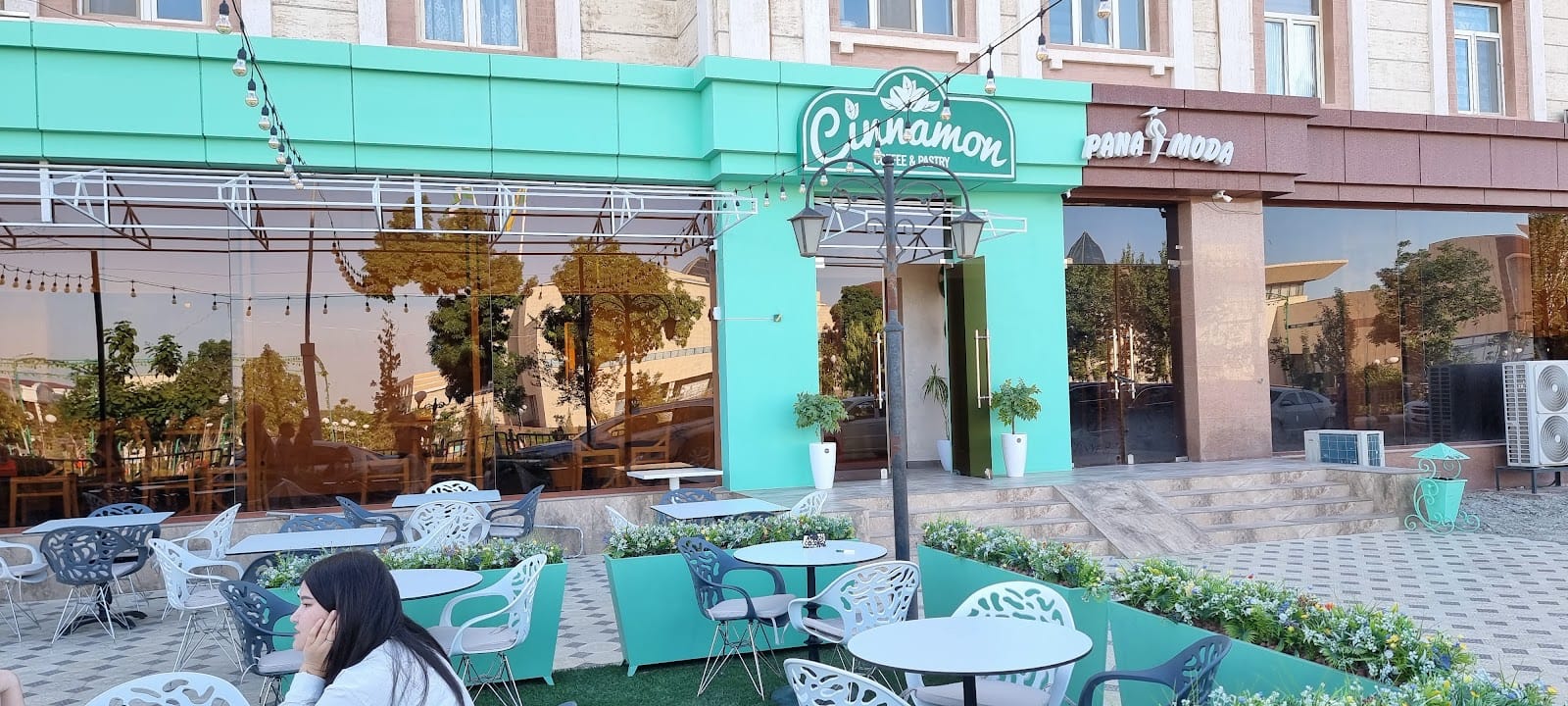 Cinnamon cafe