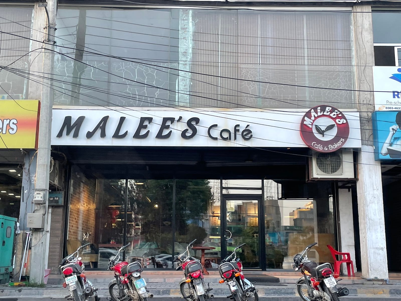 Malee's Cafe & Bakers