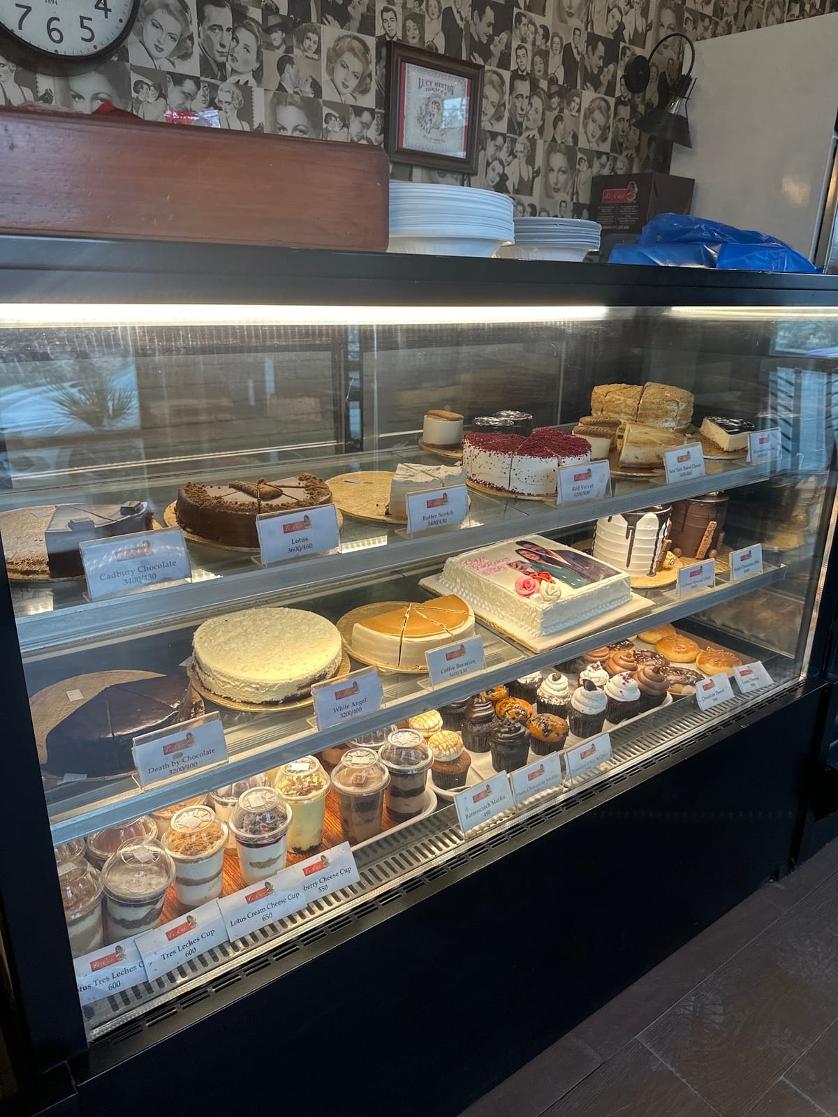 Le Cafe Model Town