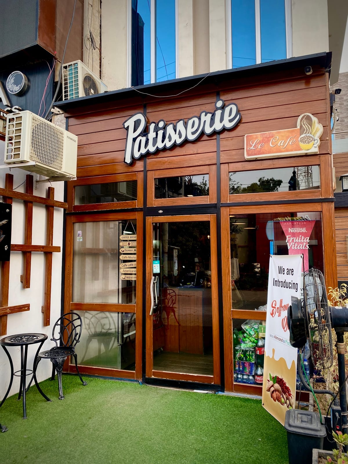 Le Café