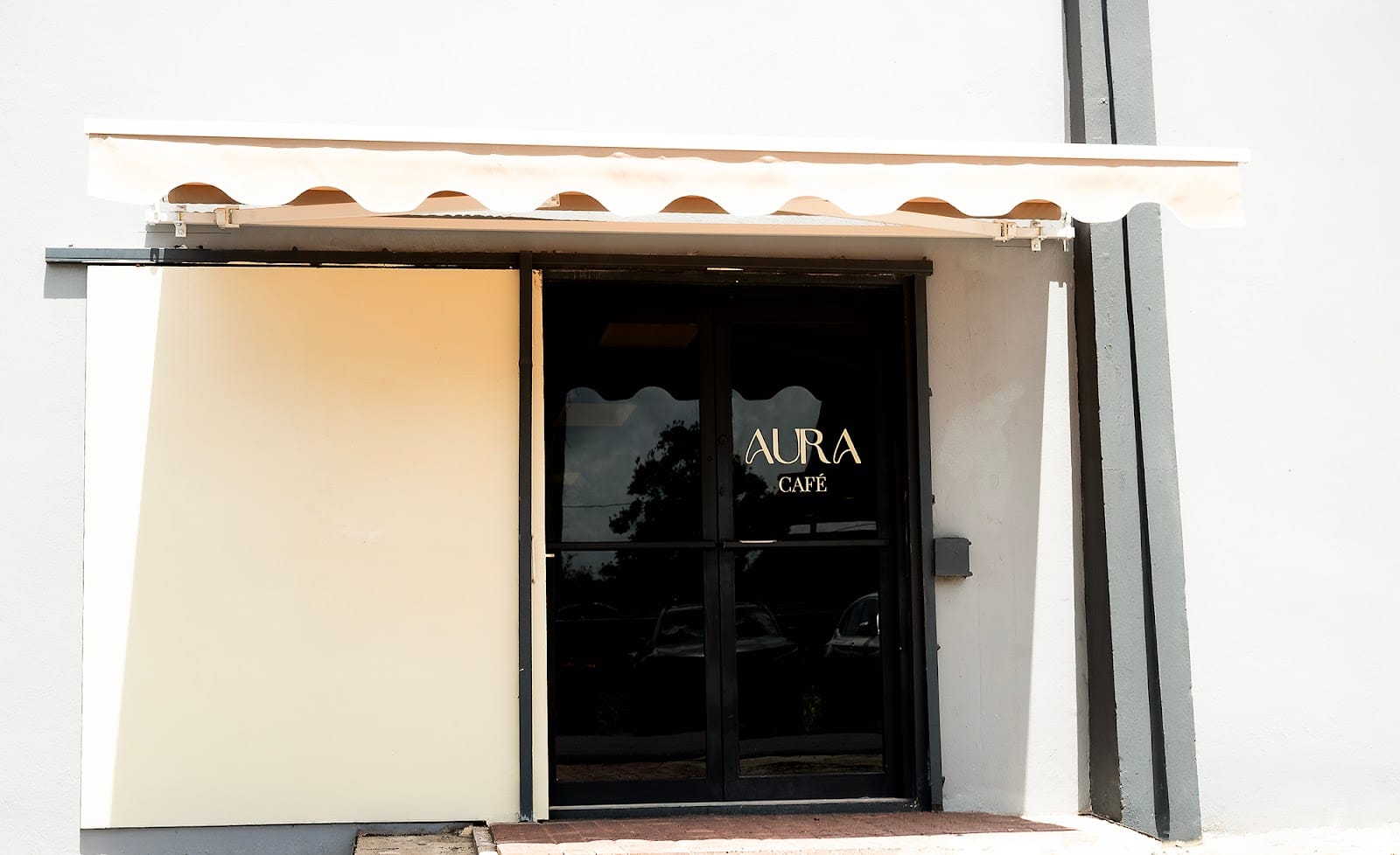 Aura Café & Wellness Eatery
