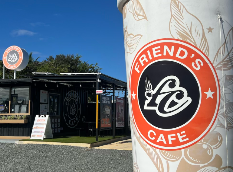 Friend's Café photo 3