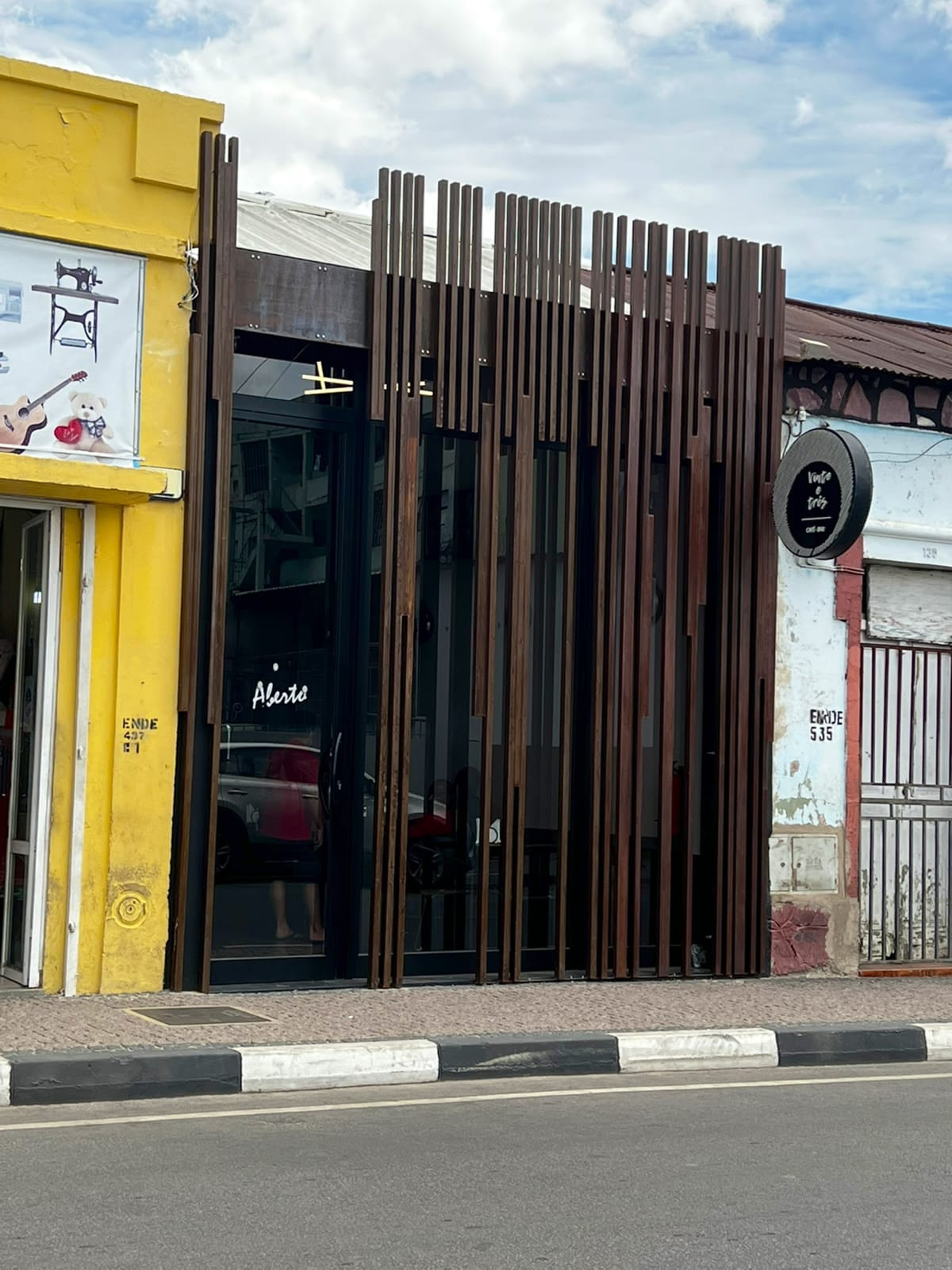 Vinte e três cafe bar