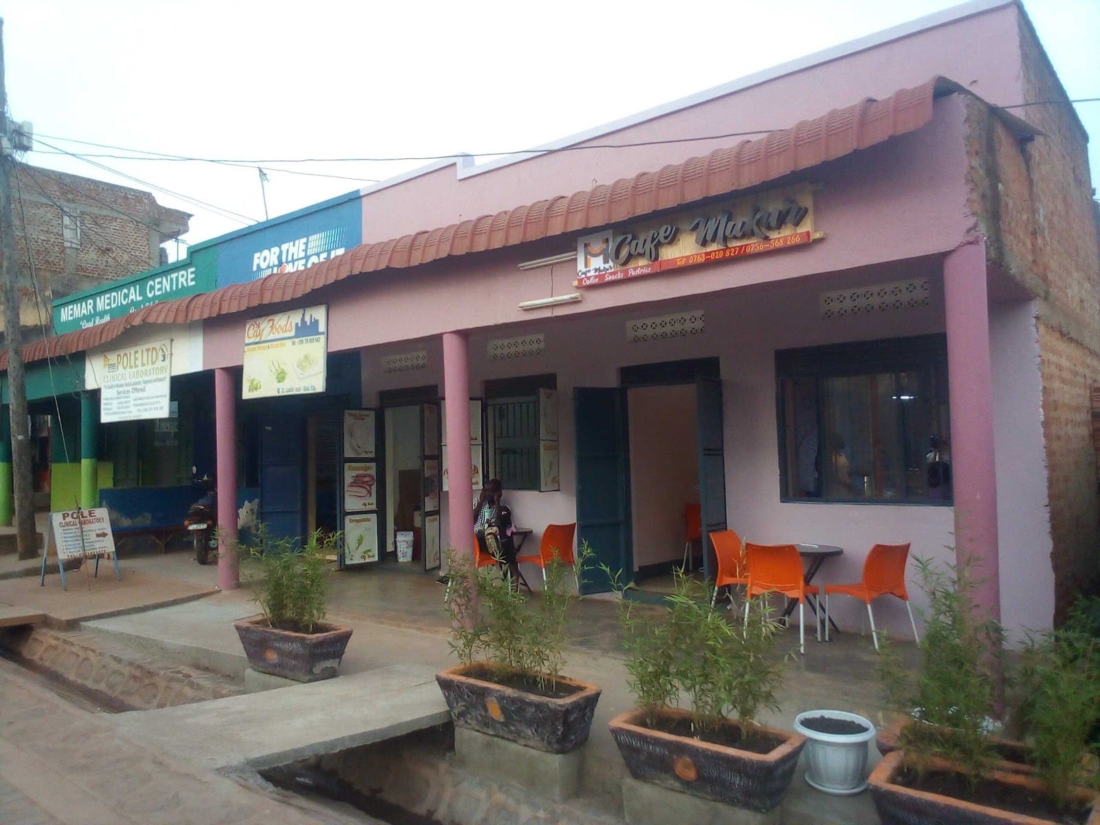 CAFE MAKUR