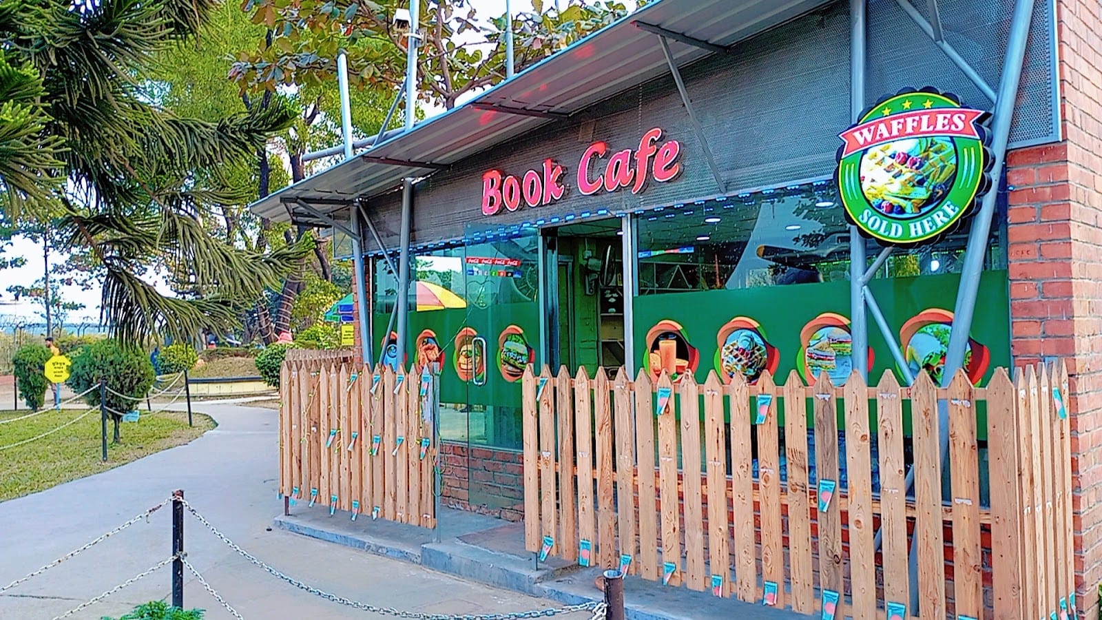 BOOK CAFÉ (বুক ক্যাফে)