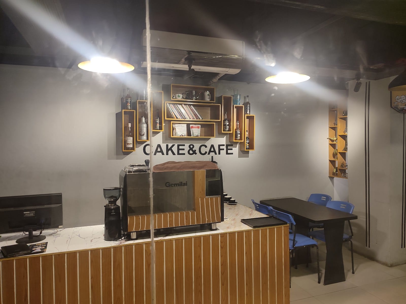 Cake & Cafe By Cake Lovers