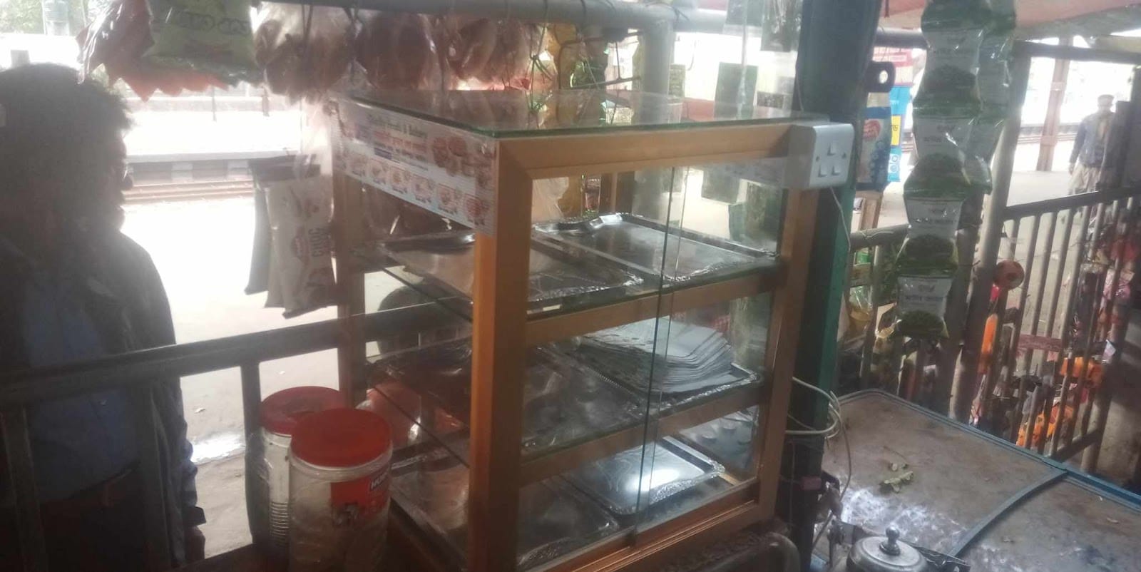 Tea stole and snake bar