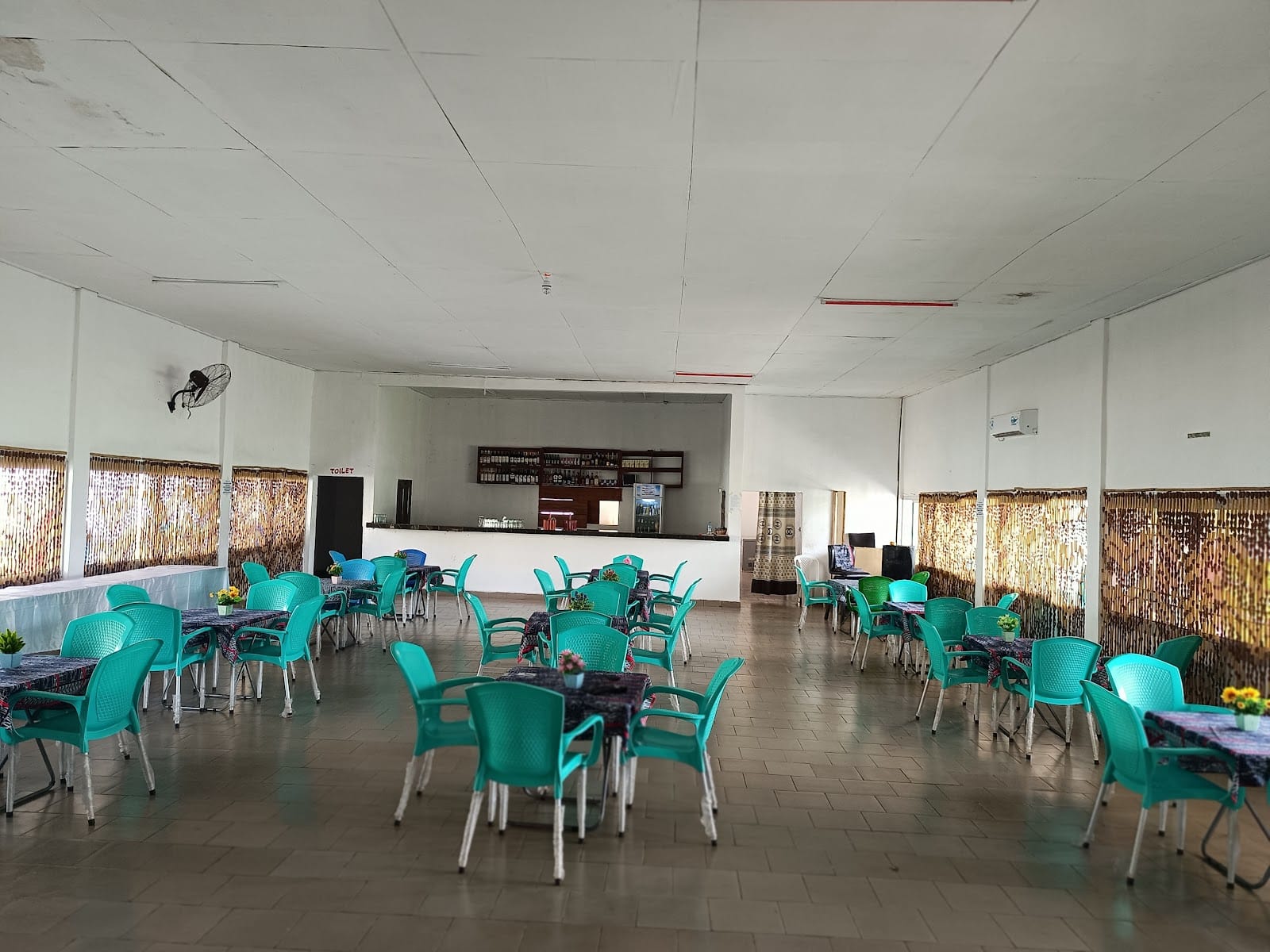 Faith And Co Restaurant/Bar/Cabaret Limbe Mile 1