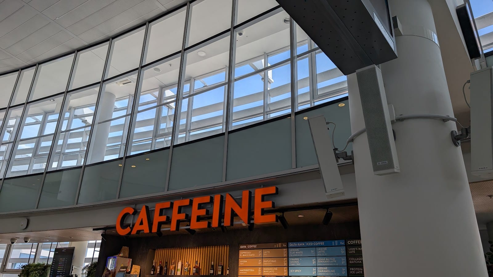 CAFFEINE LT (VNO Išvykimo terminalas, prie B12 vartų)