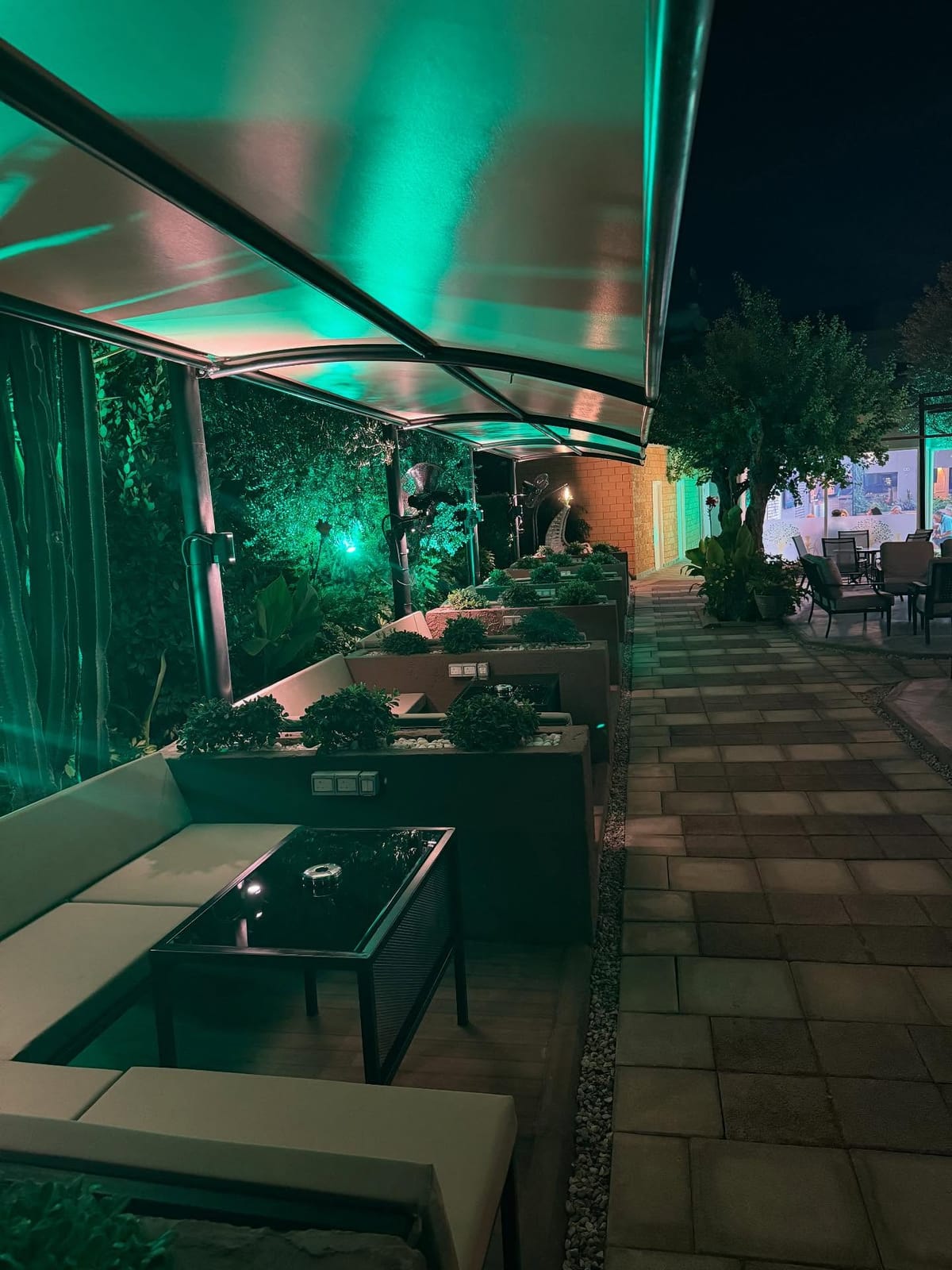 Nazende Garden Cafe&Lounge