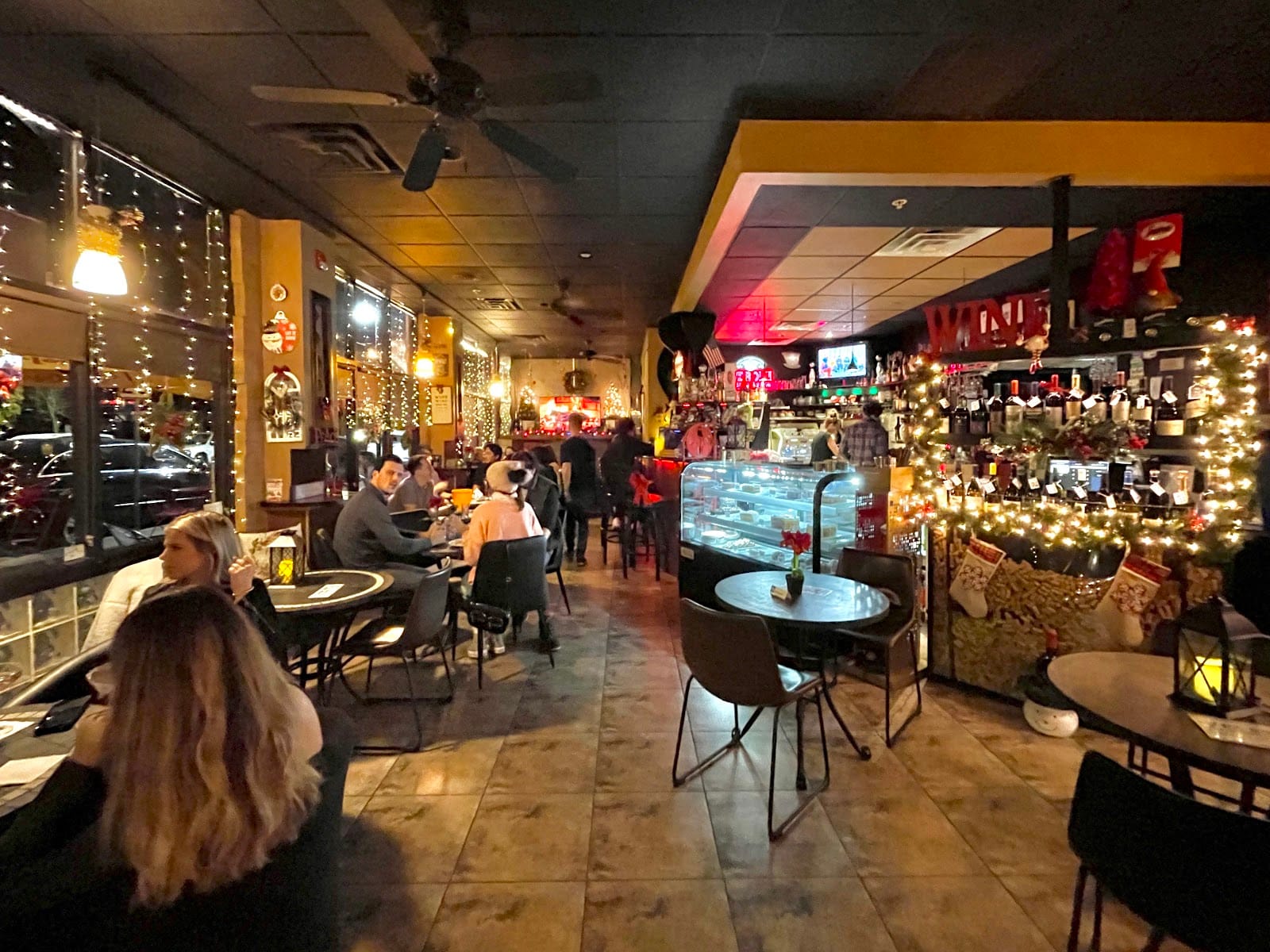 Astoria Caffe and Wine Bar