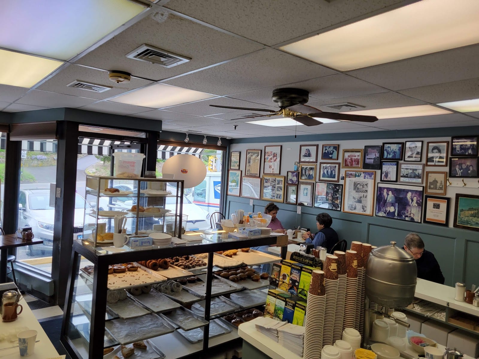 Coffee An' Donut Shop