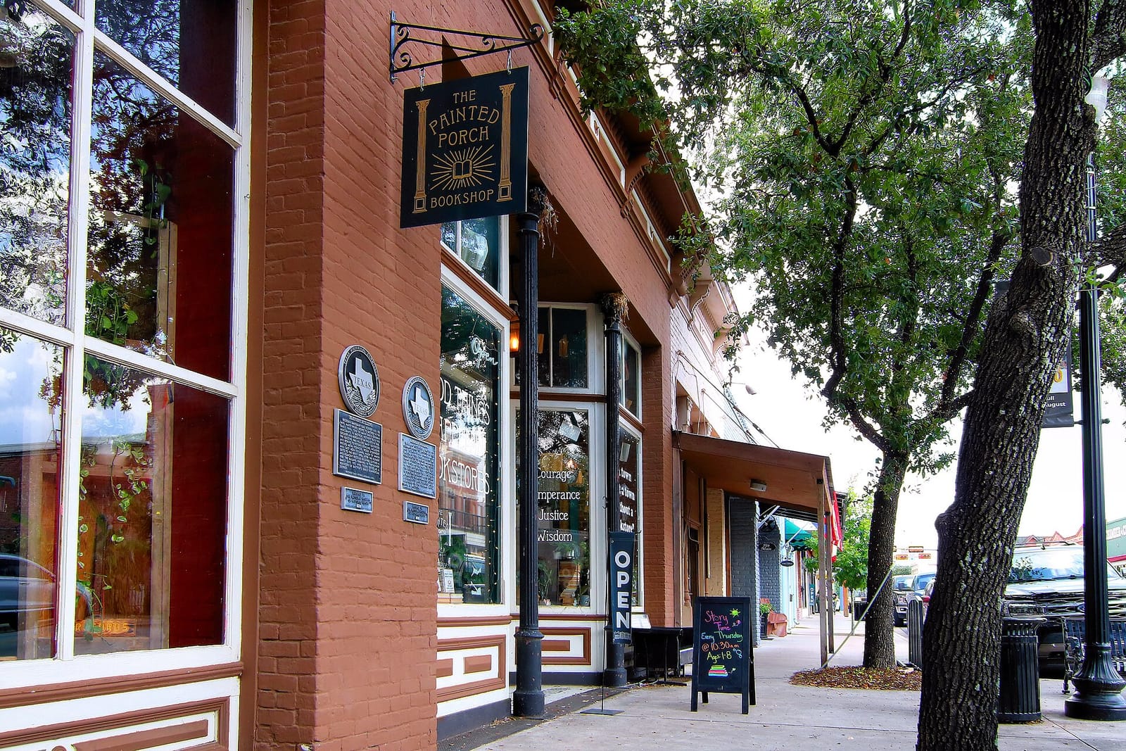 Maxine's Cafe & Bakery