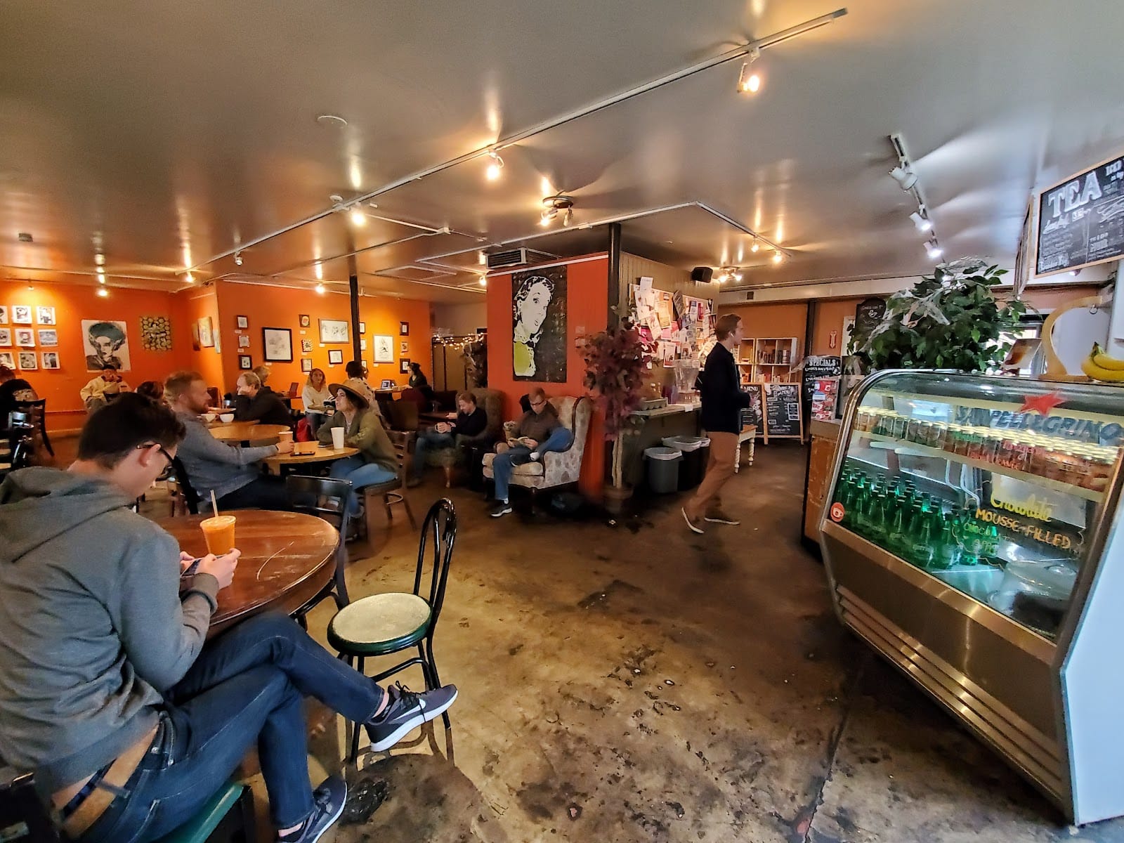 Cafe On 1st