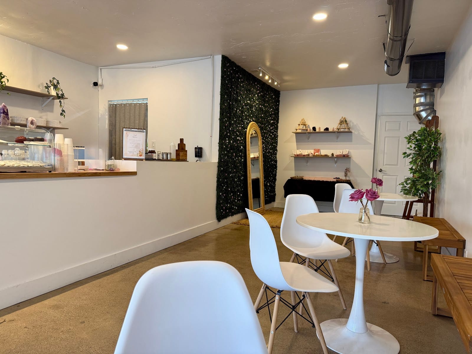Luna Coffee and Crystals