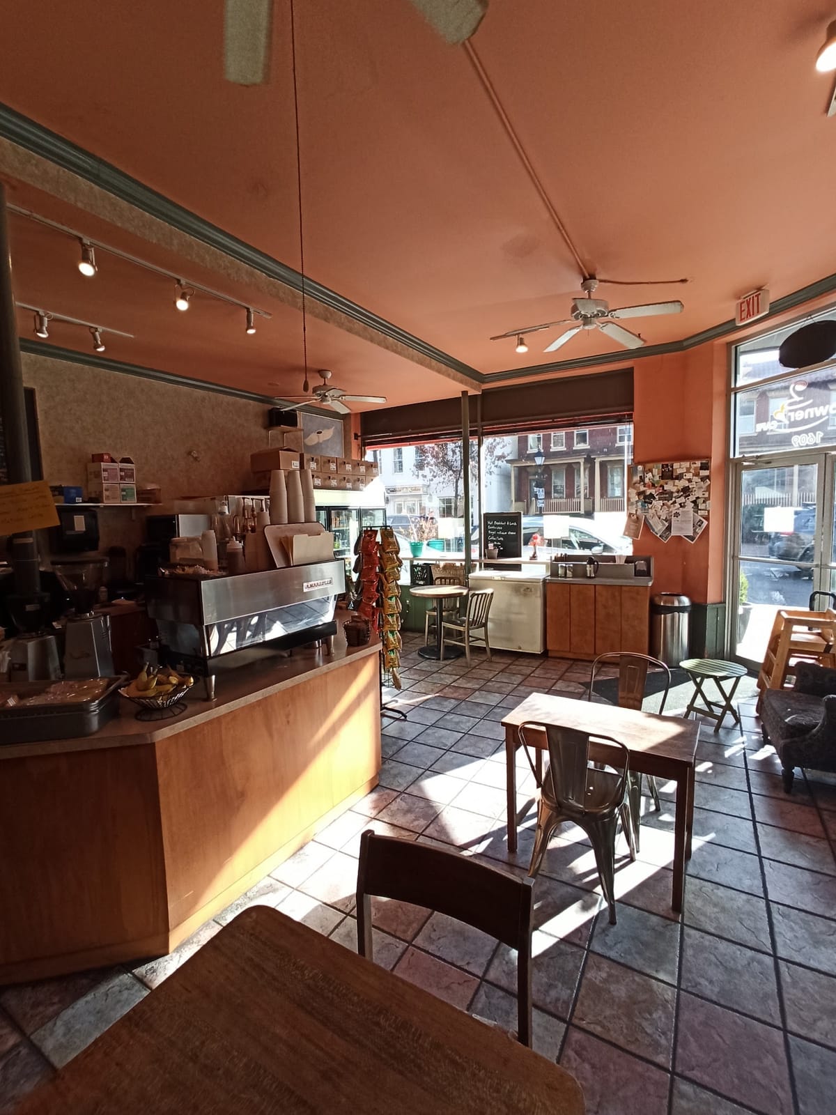 Uptowner Cafe